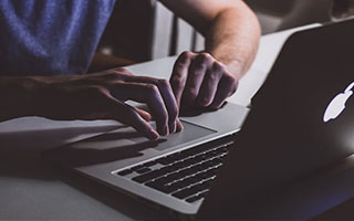 意甲媒体透露：米兰前锋莱奥一直带伤上阵，下场打科莫未必能首发出场